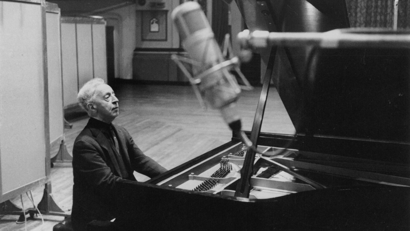 40th anniversary of the eminent pianist Arthur Rubinstein death