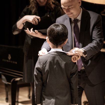 /news/articles/5-ways-piano-competitions-benefit-students