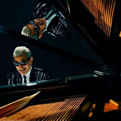 /music-and-artists/featured/steinway-artist-jeff-goldblum