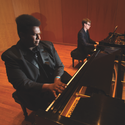/zh_TW/news/steinway-chronicle/summer-2016/Marking-a-decade-of-excellence-at-UWF