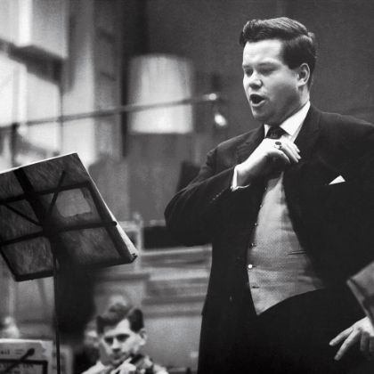 /listen-magazine/recommended/portrait-of-a-baritone