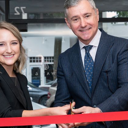 /zh_TW/news/press-releases/steinway-arrives-on-greenwic-avenue-in-connecticut