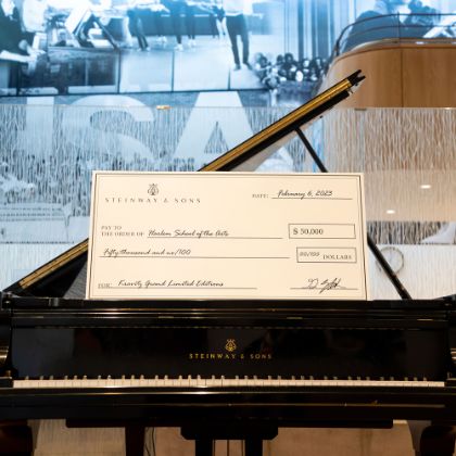 /news/press-releases/steinway-collaboration-with-lenny-kravitz-leads-to-$50k-donation-to-harlem-school-of-the-arts