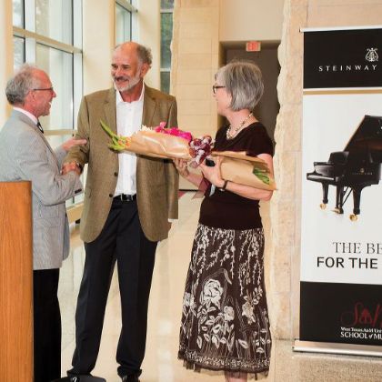 /zh_CN/news/steinway-chronicle/winter-2019/west-texas-a-m-honors-marjorie-urban-with-all-steinway-designation