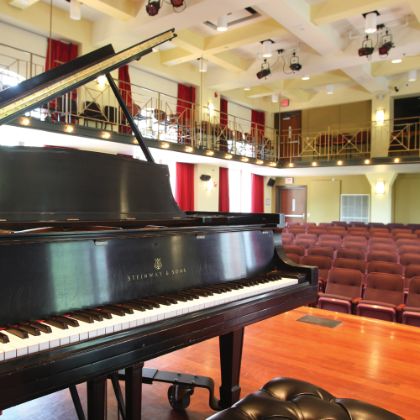/zh_TW/news/steinway-chronicle/winter-2020/perseverance-pays-with-a-prestigious-all-steinway-designation-for-davidson--