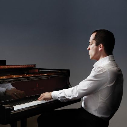 https://www.steinway.com/zh_CN/news/features/igor-levit-unscripted