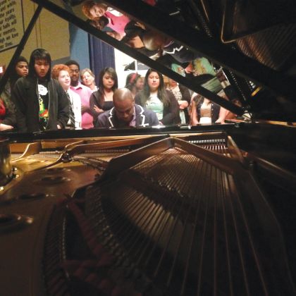 /de/news/steinway-chronicle/k-12/fine-arts-flourish-in-fort-worth-with-record-purchase-of-boston-pianos