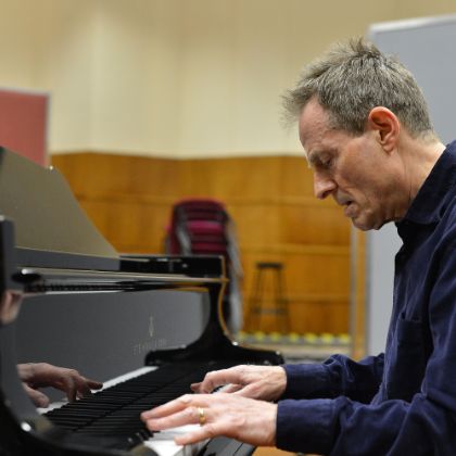 /music-and-artists/featured/steinway-artist-john-paul-jones