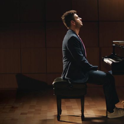 https://spirio-spotlight.steinway.com/spiriocast/2023/02-02-kristhyan-benitez